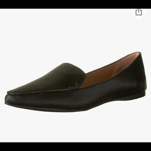 Steve Madden Black feather loafer